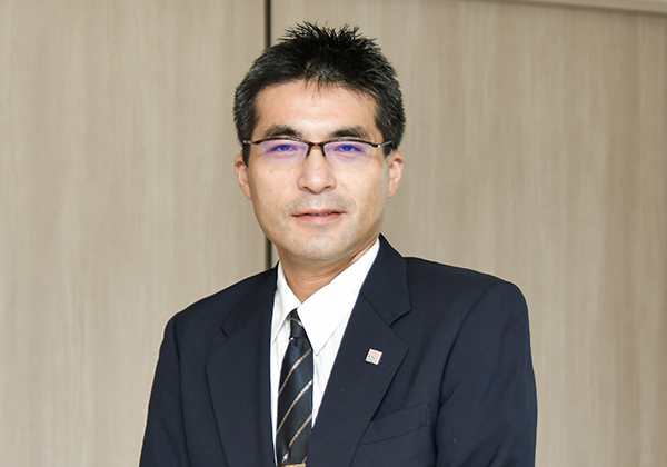 スタッフ紹介
